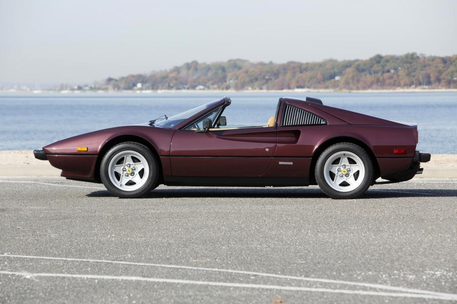  Ferrari 308 GTS Quattrovalvole 1982 года  (US) (фото 14 из 25)